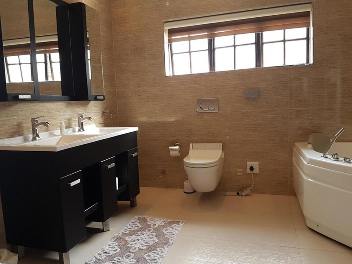Fairview Apartment *
